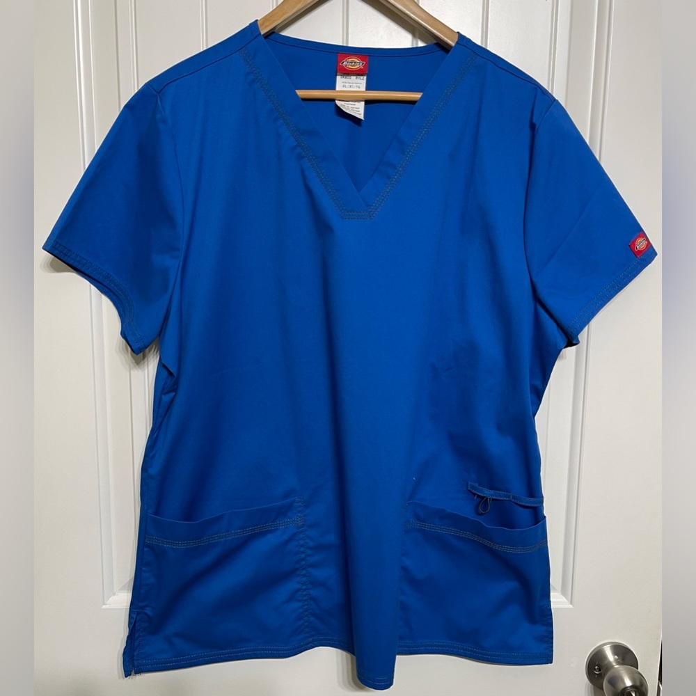 Dickies Gen Flex Women's 2-Pocket Stretch V-Neck Top Medical Scrubs
